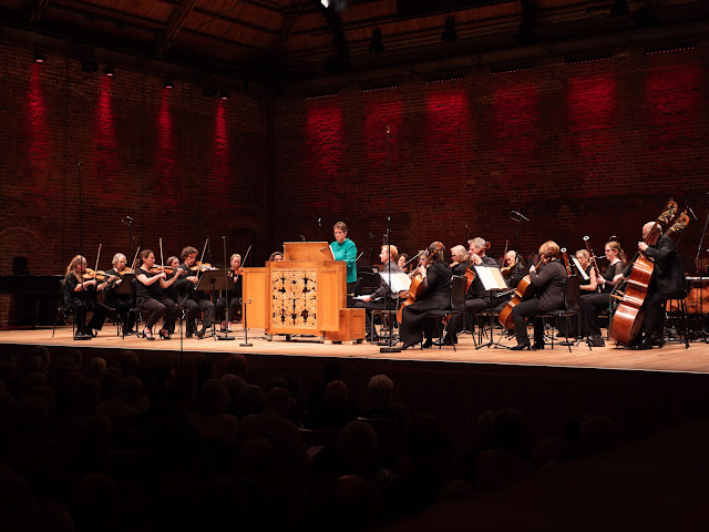 Handel: Organ Concerto - Katherine Dienes-Williams, Britten Sinfonia, Jessica Cottis - Aldeburgh Festival at Snape Maltings, 2024 (Photo: Angus Cooke)