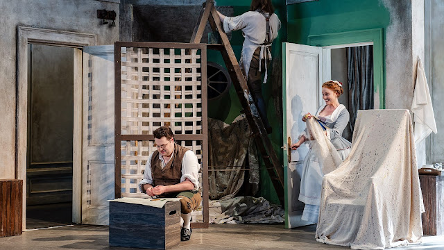 Mozart: Le nozze di Figaro - David Ireland, Claire Lees - Garsington Opera, 2024 (Photo: Julian Guidera)