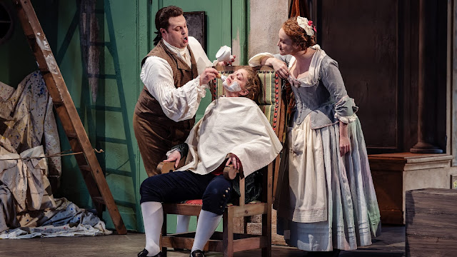 Mozart: Le nozze di Figaro - David Ireland, Bethany Horak-Hallett, Claire Lees - Garsington Opera, 2024 (Photo: Julian Guidera)