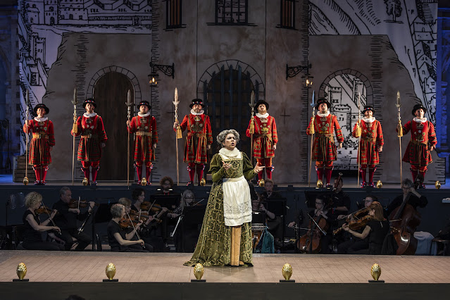 Gilbert & Sullivan: The Yeomen of the Guard - Amy J Payne - Opera Holland Park (Photo: Ellie Kurtz)