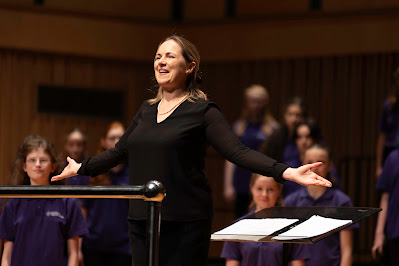 Joanna Tomlinson & National Youth Choir [Photo: Sara Platt]