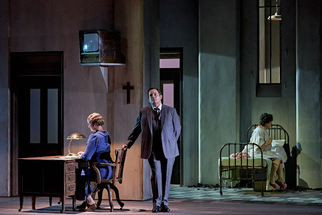 Britten: The Turn of the Screw - Eleanor Dennis, Robert Murray, Ailish Tynan - English National Opera, 2024 (Photo: Manuel Harlan)