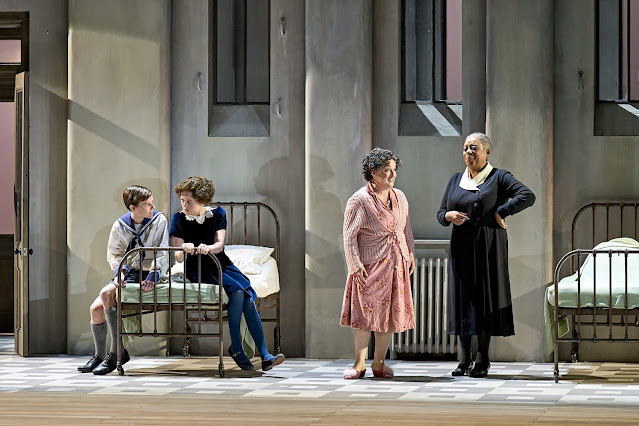 Britten: The Turn of the Screw - Jerry Louth, Victoria Nekhaenko, Ailish Tynan, Gweneth Ann Rand - English National Opera, 2024 (Photo: Manuel Harlan)