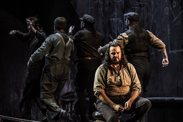 Puccini: Il tabarro - Andres Presno - Welsh National Opera (Photo: Craig Fuller)