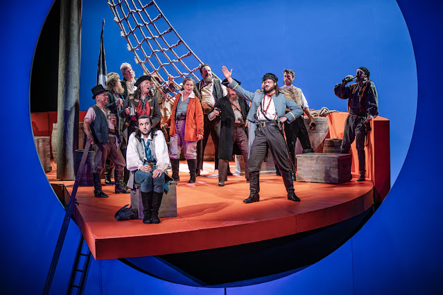 Gilbert & Sulllivan: The Pirates of Penzance - William Morgan, Gaynor Keeble, Henry Neill - English National Opera, 2024 (Photo: Craig Fuller)