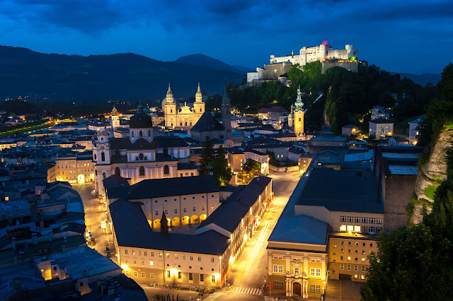 Salzburg - Hofstallgasse at Night (Photo: TSG Breitegger)