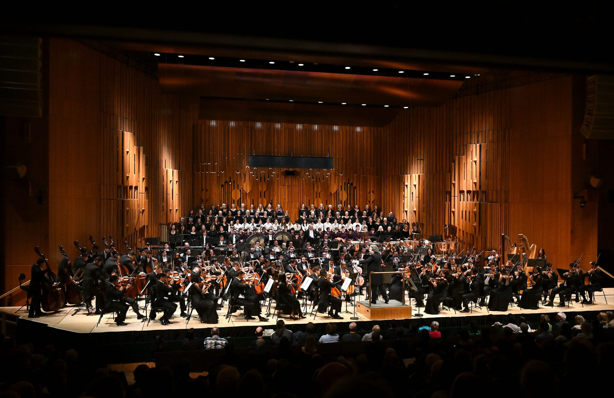 The Simón Bolívar orchestra in London (1): Mahler's Third