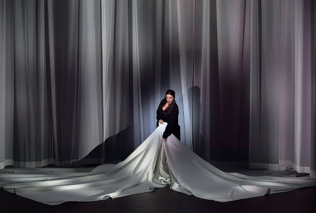 Cherubini: Médée - Joyce El-Khoury in Act Three - Opéra Comique (Photo: Stefan Brion)