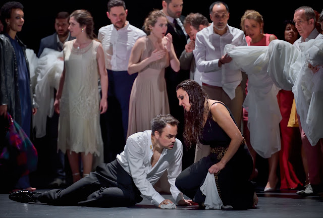 Cherubini: Médée - Julien Behr, Joyce El-Khoury in Act Three - Opéra Comique (Photo: Stefan Brion)