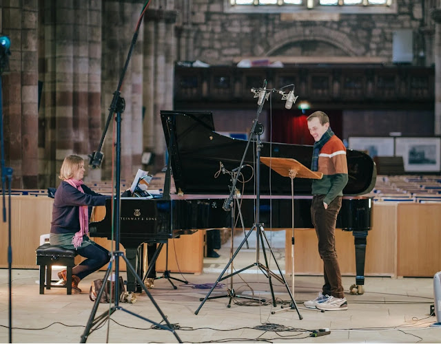 Anna Tilbrook & Glen Cunningham recording Delphian's My Heart's in the Highlands in St Mary's Church, Haddington