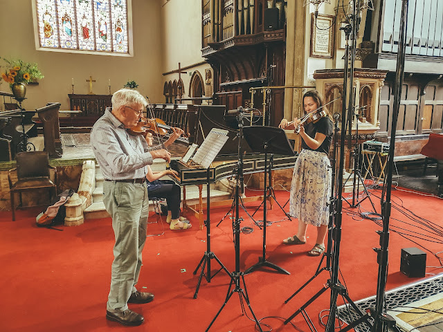 Simon Standage, Dominika Maszczyńska and Ada Witczyk at recording session for New Baroque — Sonatas