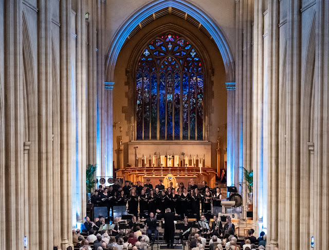 Stravinsky: Mass - Choir of Merton College, Britten Sinfonia, Nicholas Daniel - St George's Cathedral, Southwark (Photo: Britten Sinfonia)