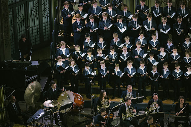 Sven Helbig, Dresdner Kreuzchor, Staatskapelle Dresden at the Premiere of Sven Helbig's REQUIEM A at the Dresdner Kreuzkirche (Photo: Oliver Killig)