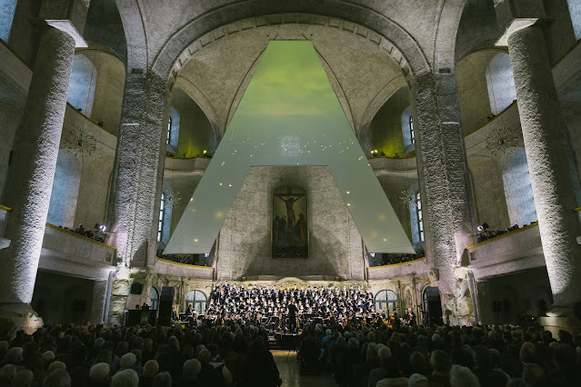 Premiere of Sven Helbig's REQUIEM A at the Dresdner Kreuzkirche (Photo: Oliver Killig)