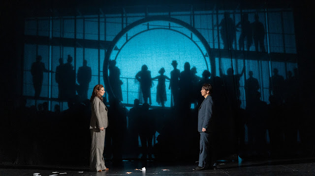 Offenbach: The Tales of Hoffmann - Dorothee Bienert, Jason Kim - Oldenburgisches Staatstheater
