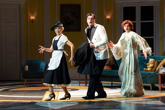 Johann Strauss: Die Fledermaus - Ellie Laugharne, Andrew Hamilton, Sylvia Schwartz - The Grange Festival (Photo: © Richard Hubert Smith)