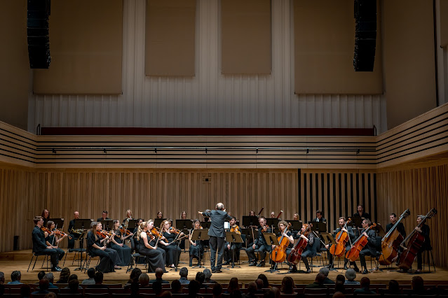 Gábor Takács-Nagy conducts Manchester Camerata (Photo: Anthony Robling)