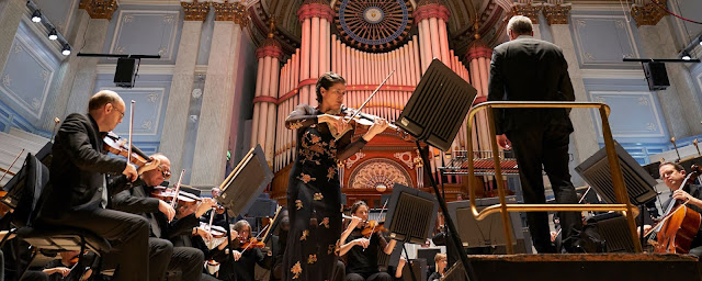 Elena  Urioste,  Gary Walker & Orchestra of Opera North at Huddersfield Town Hall