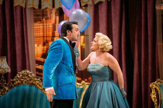Lehár: The Merry Widow - William Morgan, Rhian Lois - Scottish Opera (Photo: Mihaela Bodlovic)