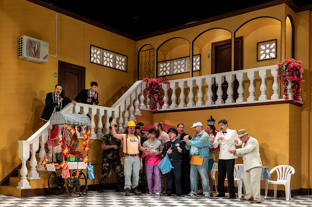 Rossini: Il barbiere di Siviglia - Kieran Rayner, Joseph Doody, Chorus - Longborough Festival Opera, 2025 (Photo: Clive Barda)