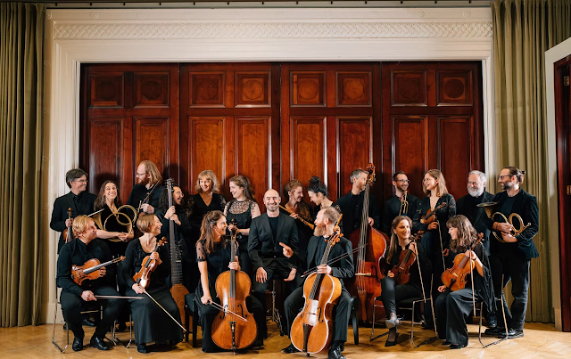 Irish Baroque Orchestra & Peter Whelan (Photo: Pawel Bebenca)