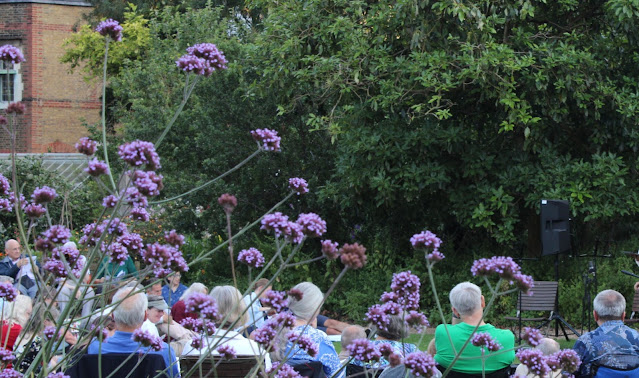 Live on the Lawn: Twilight Classical at Chelsea Physick Garden