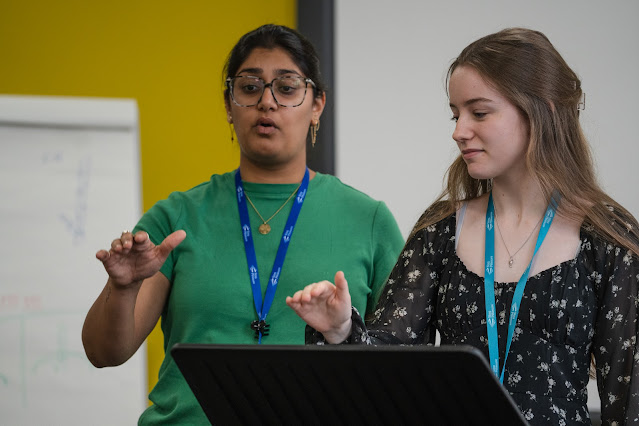 Sing for Pleasure training in action (Photo: Simon King)