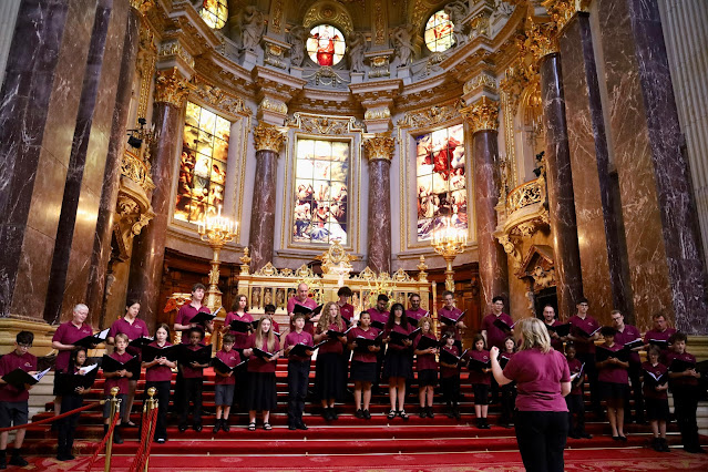 Steel City Choristers performing at Berlin Cathedral