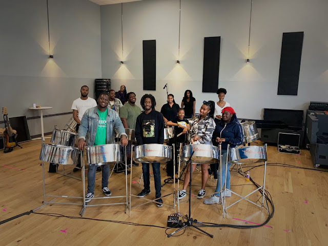 Metronomes stageside band