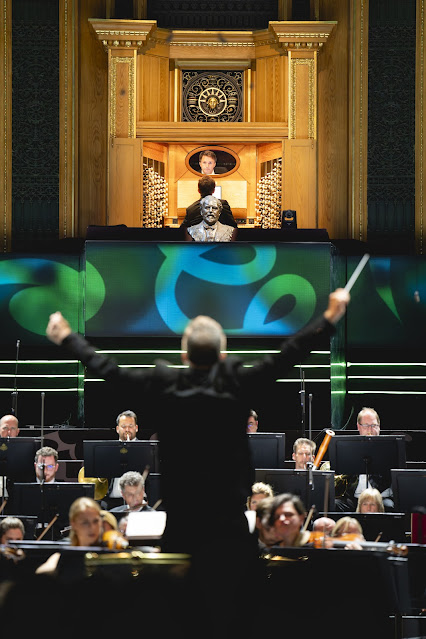 Gabriella Smith: Breathing Forests - James McVinnie, Thomas Adès, BBC Symphony Orchestra - BBC Proms (Photo: Andy Paradise/BBC)