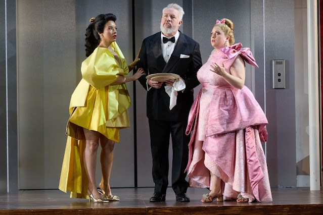 Rossini: La Cenerentola (Cinderella) - Isabelle Peters, Simon Bailey, Grace Durham - English National Opera (Photo: Mark Douet)