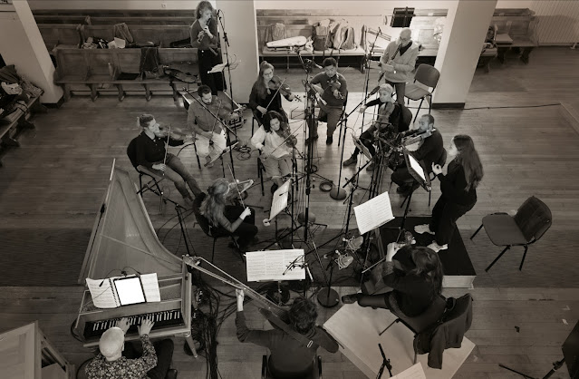 Lauren Lodge Campbell, Patrick Ayrton & ensemble recording Astrophil & Stella for VOCES8 Records
