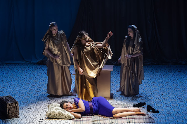 Monteverdi: L'incoronazione di Poppea - Clover Kayne (Virtu), Herriet Cameron (Amor), Betty Makharinsky (Fortuna), Theano Papadaki (Poppea) - HGO at Jackson's Lane Theatre (Photo: Julian Guidera) Monteverdi: L'incoronazione di Poppea - Clover Kayne (Virtu), Herriet Cameron (Amor), Betty Makharinsky (Fortuna), Theano Papadaki (Poppea) - HGO at Jackson's Lane Theatre (Photo: Julian Guidera)