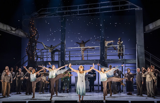 Handel: Susanna - Anna Dennis - Opera North, Phoenix Dance Theatre (Photo: Tristram Kenton)