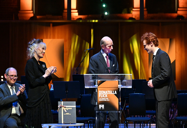 Donatella Flick and HRH The Duke of Kent announce Nicolò Foron as winner of 17th Donatella Flick Conducting Competition in 2023 © Mark Allan