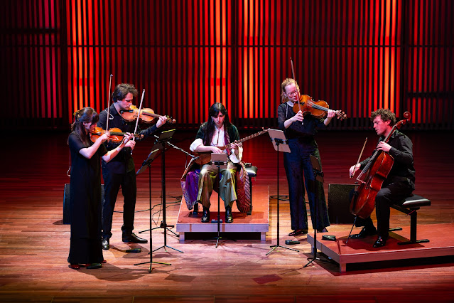 Animato Kwartet with Khorshid Dadbeh (Photo: Juri Hiensch) Animato Kwartet with Khorshid Dadbeh (Photo: Juri Hiensch)