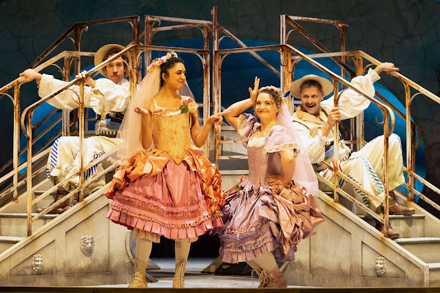 Gilbert & Sullivan: The Gondoliers - Robin Bailey, Natasha Agarwal, Beth Moxon, Samuel Pantcheff - English Touring Opera (Photo: © Richard Hubert Smith) Gilbert & Sullivan: The Gondoliers - Robin Bailey, Natasha Agarwal, Beth Moxon, Samuel Pantcheff - English Touring Opera (Photo: © Richard Hubert Smith)