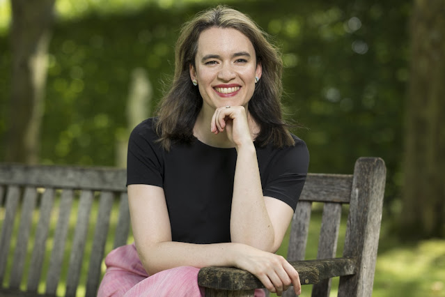 Helen Charlston (Photo: Julien Gazeau)