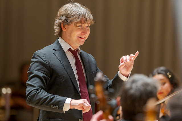 Maxim Emelyanychev & Scottish Chamber Orchestra (Photo: Christopher Bowen)