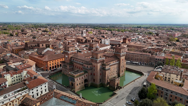 Ferrara and its castle, home of the concerto delle donne Ferrara and its castle, home of the concerto delle donne