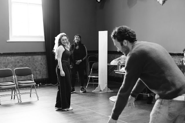 Mozart's The Marriage of Figaro in rehearsal - Ellie Neate, Danielle de Niese, Jack Sandison - Wild Arts (Photo: Anastasia Tikhonova) Mozart's The Marriage of Figaro in rehearsal - Ellie Neate, Danielle de Niese, Jack Sandison - Wild Arts (Photo: Anastasia Tikhonova)