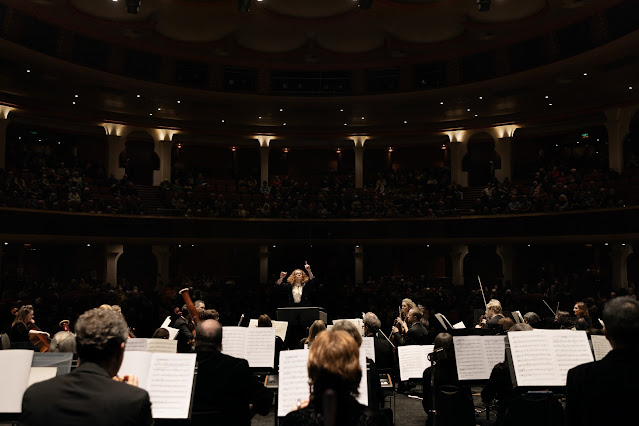 Brighton Philharmonic Orchestra & Joanna MacGregor (Photo: Frances Marshall) Brighton Philharmonic Orchestra & Joanna MacGregor (Photo: Frances Marshall)