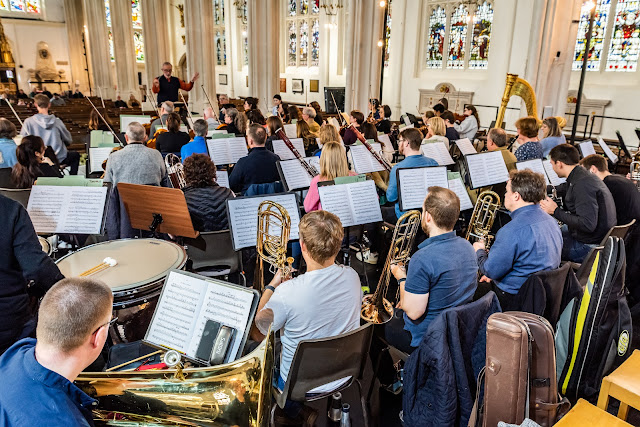 Leslie Olive rehearsing the Suffolk Philharmonic Orchestra in St Edmundsbury Cathedral, Bury St Edmunds (Photo: Bill Hiskett)