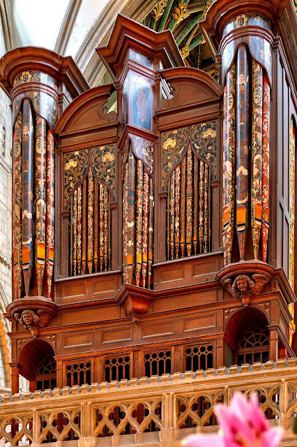 Gloucester Cathedral organ case: the only complete 17th century cathedral organ case surviving in this country (Photo: Kevin Lewis )