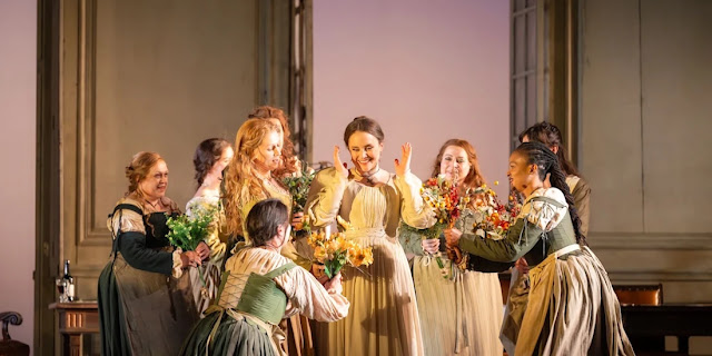Mozart: Le nozze di Figaro - Louise Alder - Royal Opera House (Photo: Mihaela Bodlovic)