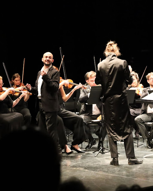 Franco Fagioli with the Orchestre de l’Opéra Royal de Versailles & Stefan Plewniak in Divonne-les-Bains in April 2026 (Photo: Jean-Christophe Cassagnes.)