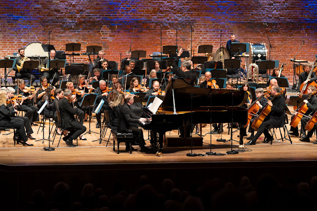 Steven Osborne, Ryan Wigglesworth, BBC Scottish Symphony Orchestra - Aldeburgh Festival (Photo: Angus Cook, © BPA)
