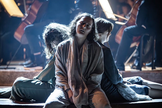 Debussy: Pelléas et Mélisande - Myrna Tennant Camilla Seale,Phoebe Rayner - Aldeburgh Festival (Photo: Craig Fuller) Debussy: Pelléas et Mélisande - Myrna Tennant Camilla Seale,Phoebe Rayner - Aldeburgh Festival (Photo: Craig Fuller)