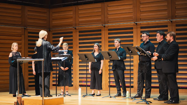 Suzi Digby & ORA Singers at Kings Place Suzi Digby & ORA Singers at Kings Place