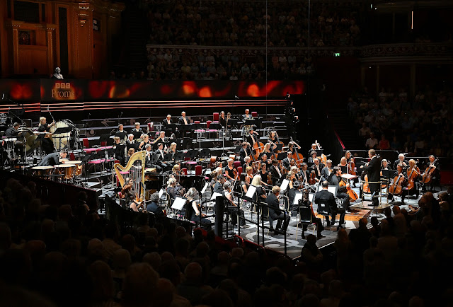 Britten: Cello Symphony - Guy Johnston, Sakari Oramo, BBC Symphony Orchestra - BBC Proms (Photo: BBC/Mark Allan)